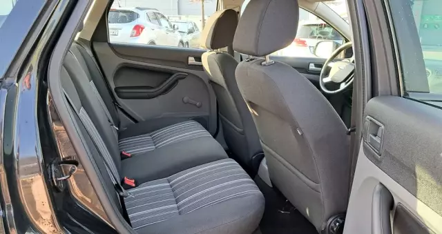 FORD Focus 1.6 16V Ambiente