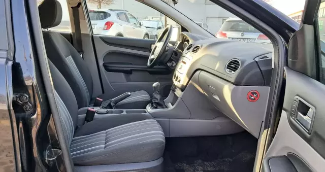 FORD Focus 1.6 16V Ambiente