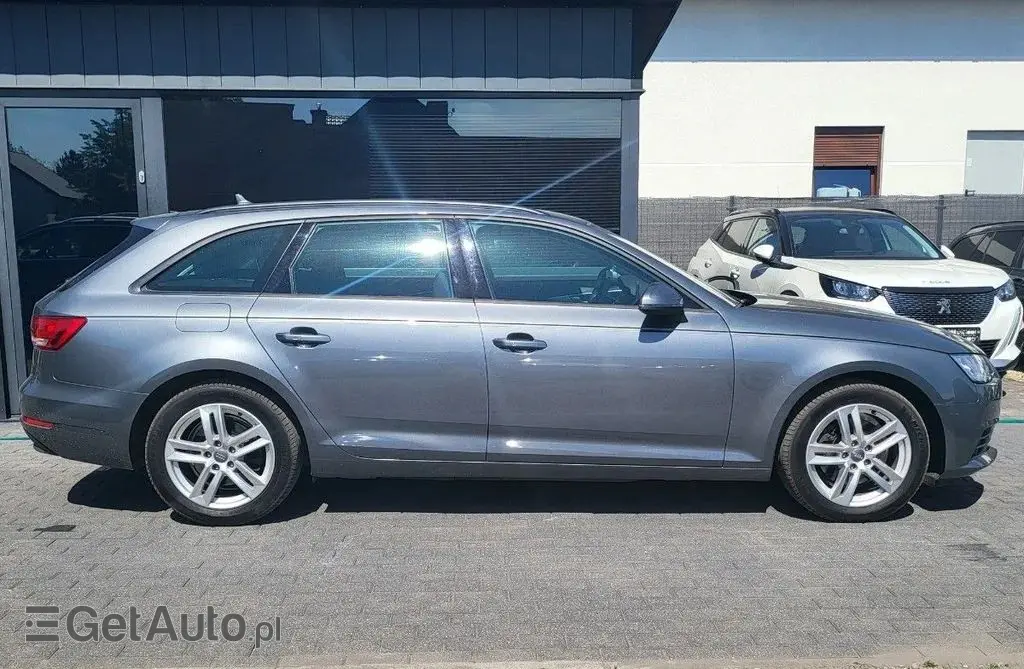 AUDI A4 