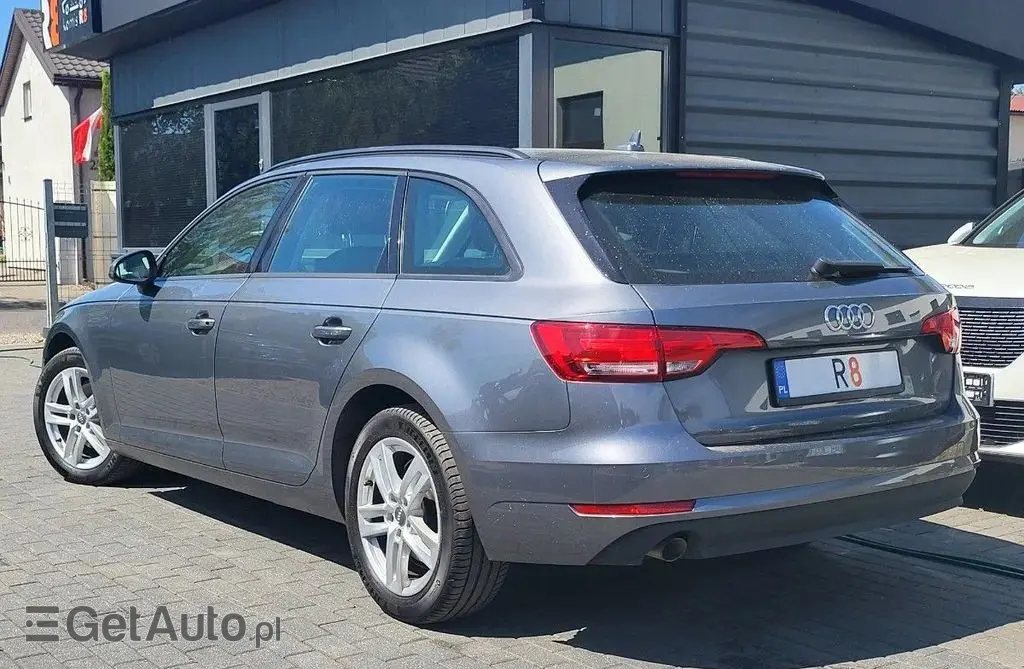 AUDI A4 
