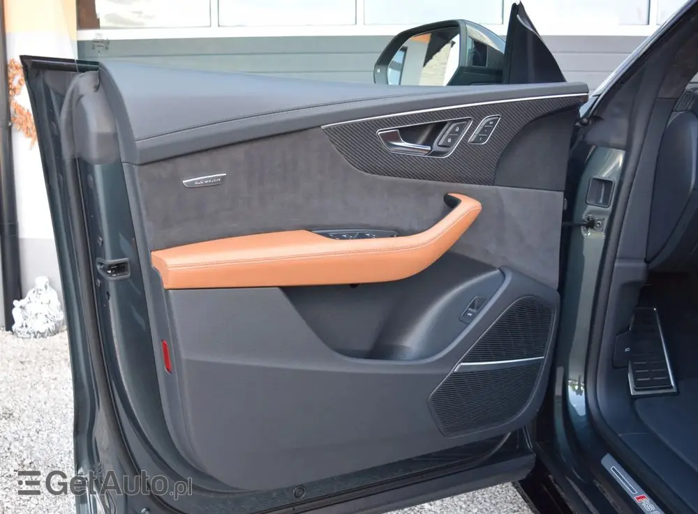 AUDI RS Q8 TFSI quattro tiptronic