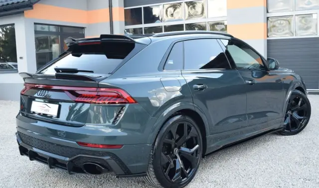 AUDI RS Q8 TFSI quattro tiptronic