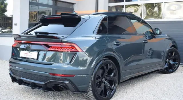 AUDI RS Q8 TFSI quattro tiptronic