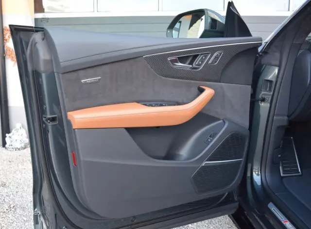 AUDI RS Q8 TFSI quattro tiptronic