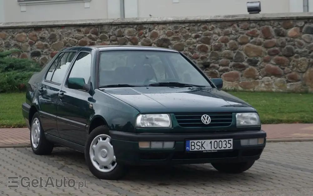 VOLKSWAGEN Vento 1.8 CL