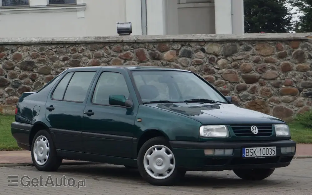 VOLKSWAGEN Vento 1.8 CL