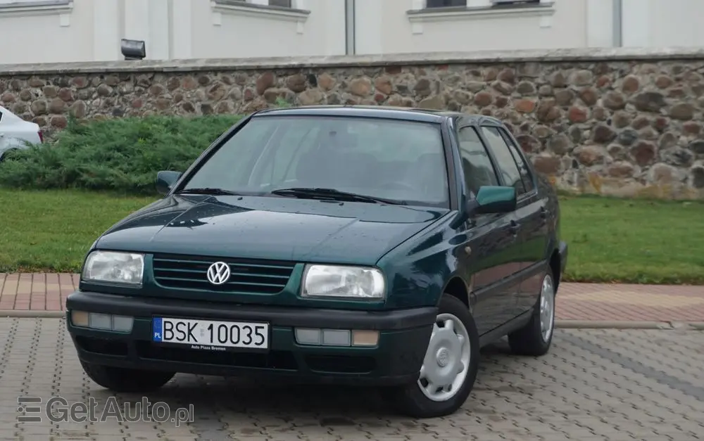 VOLKSWAGEN Vento 1.8 CL