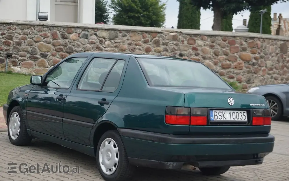 VOLKSWAGEN Vento 1.8 CL