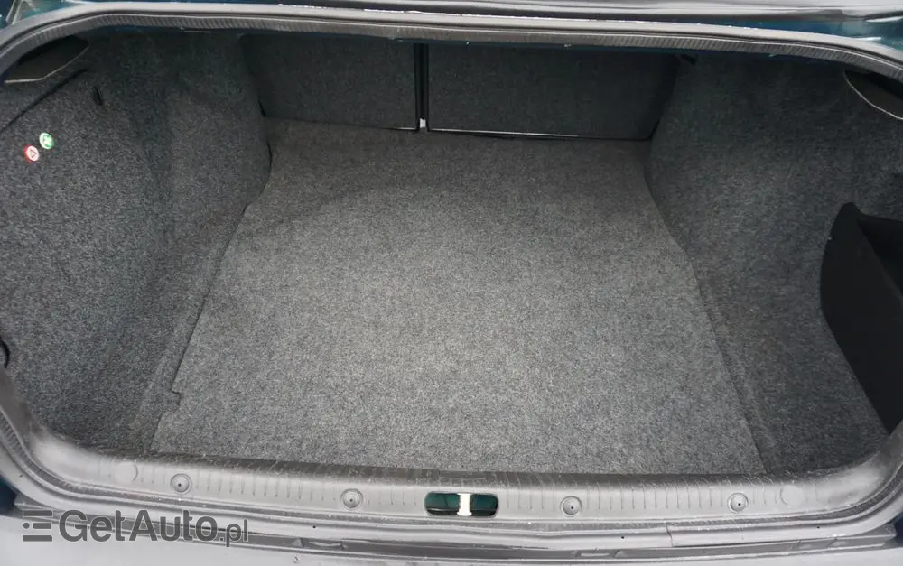 VOLKSWAGEN Vento 1.8 CL