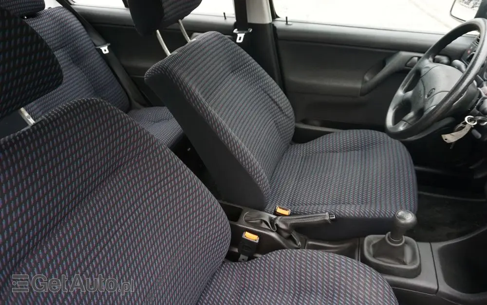 VOLKSWAGEN Vento 1.8 CL