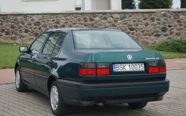 VOLKSWAGEN Vento 1.8 CL