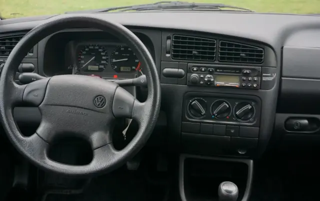 VOLKSWAGEN Vento 1.8 CL