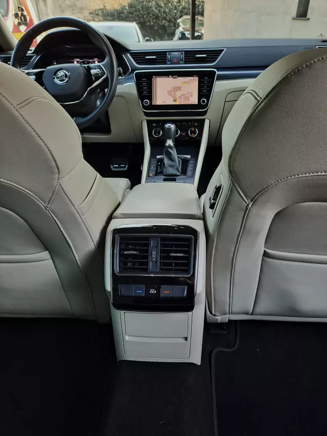 SKODA Superb Sportline DSG