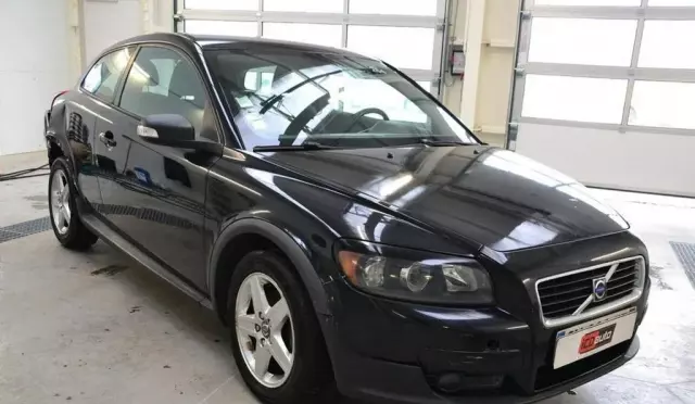 VOLVO C30 