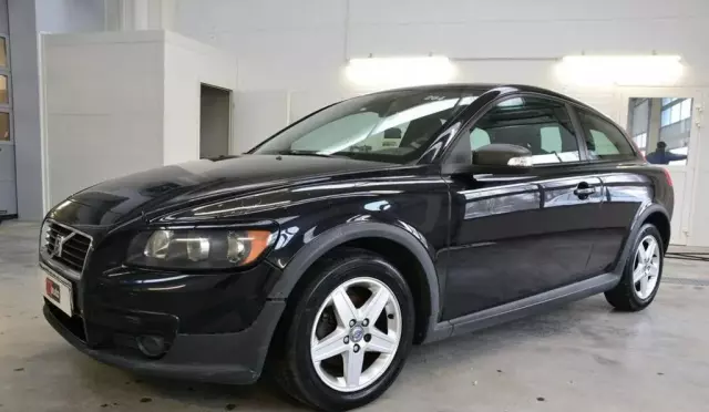 VOLVO C30 