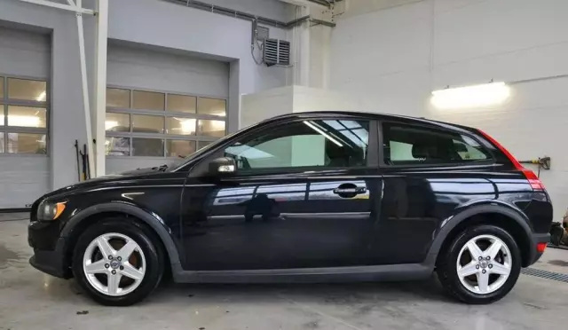 VOLVO C30 