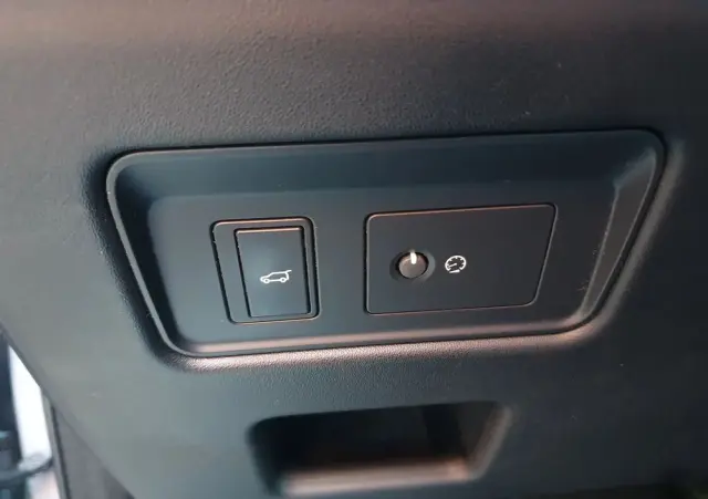 LAND ROVER Discovery 2.0 SD4 HSE Luxury