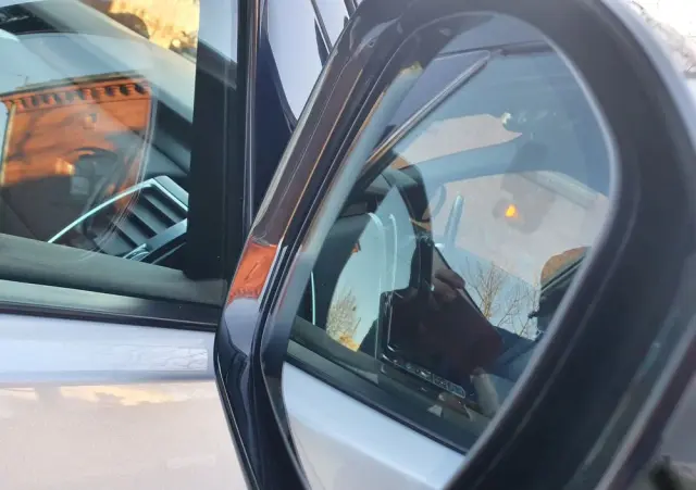 LAND ROVER Discovery 2.0 SD4 HSE Luxury