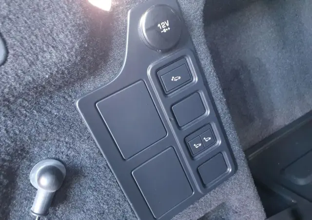 LAND ROVER Discovery 2.0 SD4 HSE Luxury