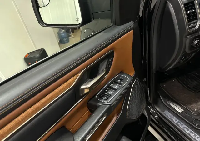 RAM 1500 Crew Cab Longhorn