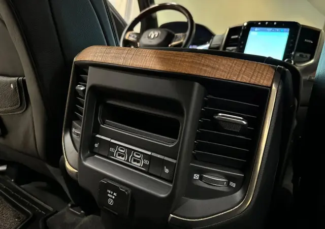 RAM 1500 Crew Cab Longhorn