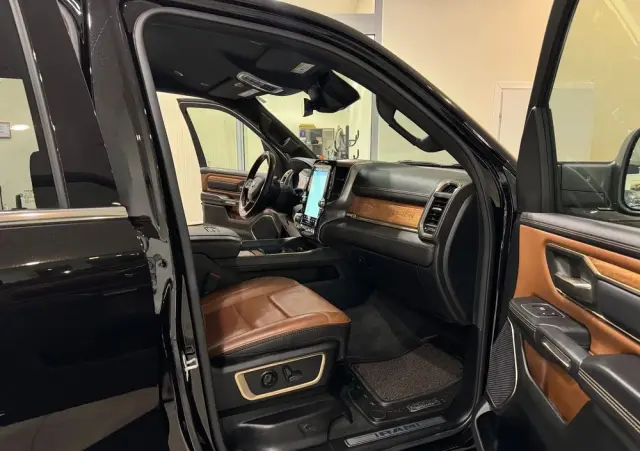 RAM 1500 Crew Cab Longhorn