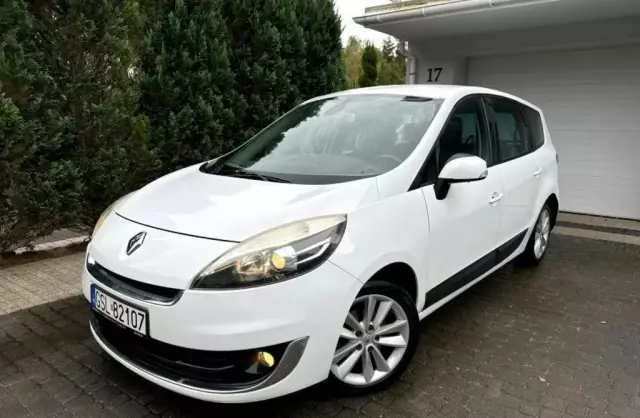 RENAULT Grand Scenic 