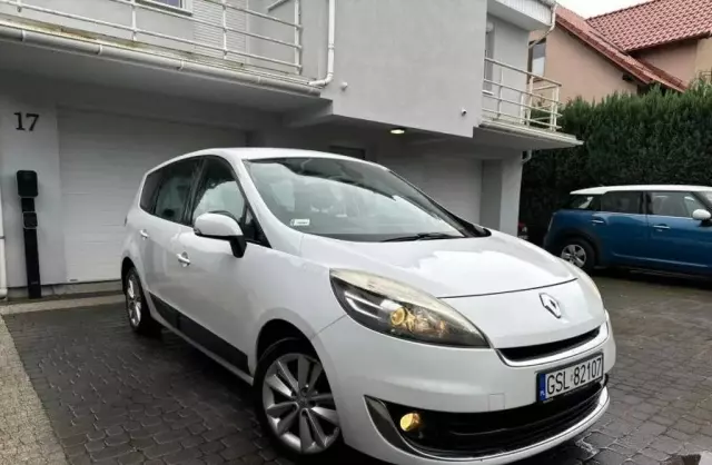 RENAULT Grand Scenic 