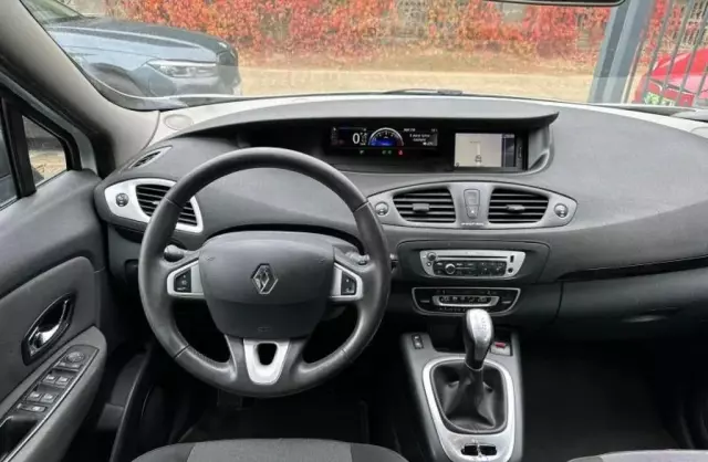 RENAULT Grand Scenic 