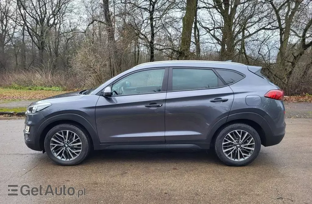 HYUNDAI Tucson 