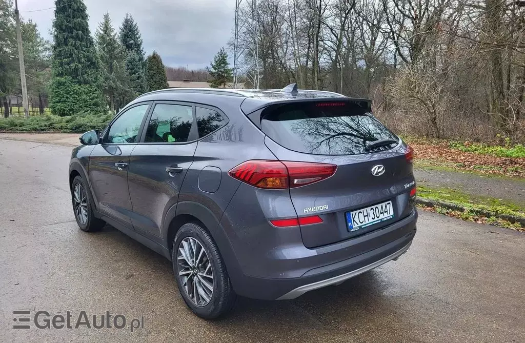 HYUNDAI Tucson 