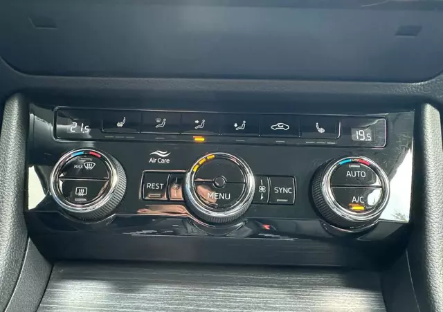 SKODA Superb 2.0 TSI 4x4 Style DSG