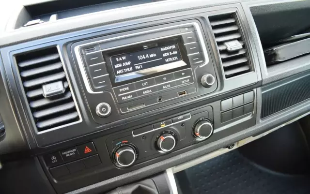 VOLKSWAGEN TRANSPORTER T6 DOKA 