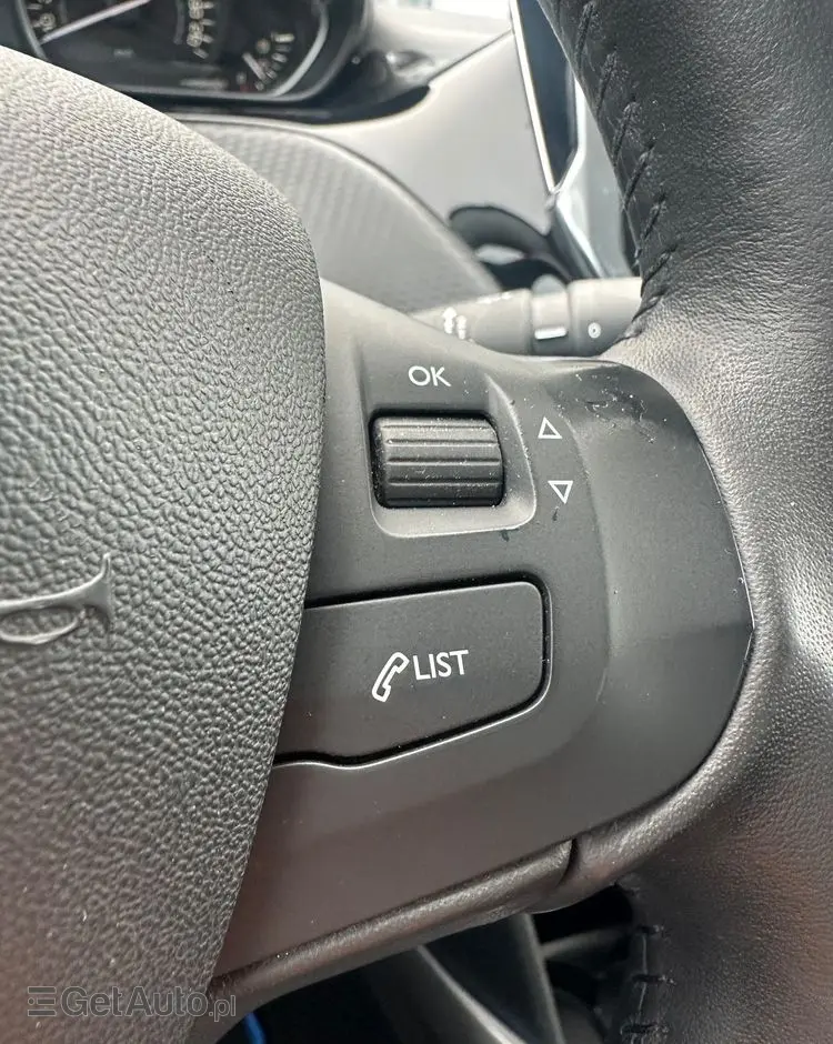 PEUGEOT 2008 PureTech 82 Allure