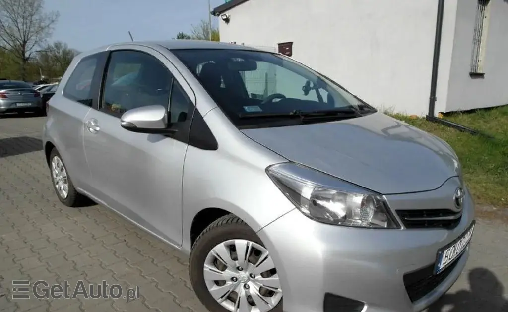 TOYOTA Yaris 