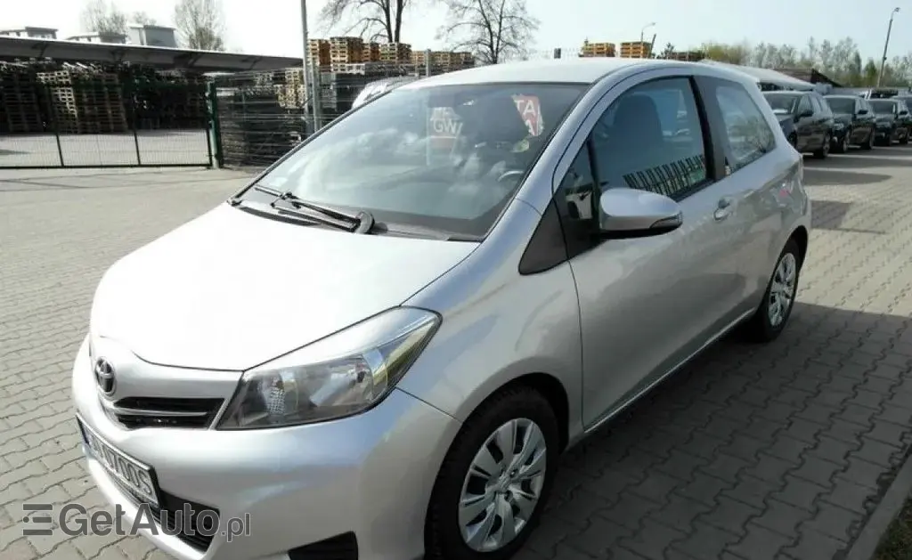 TOYOTA Yaris 