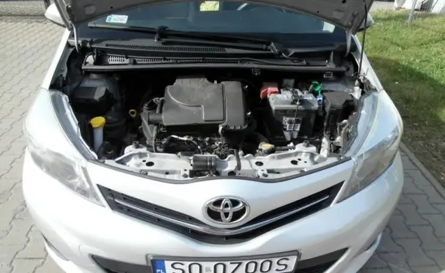TOYOTA Yaris 