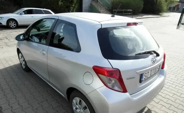 TOYOTA Yaris 