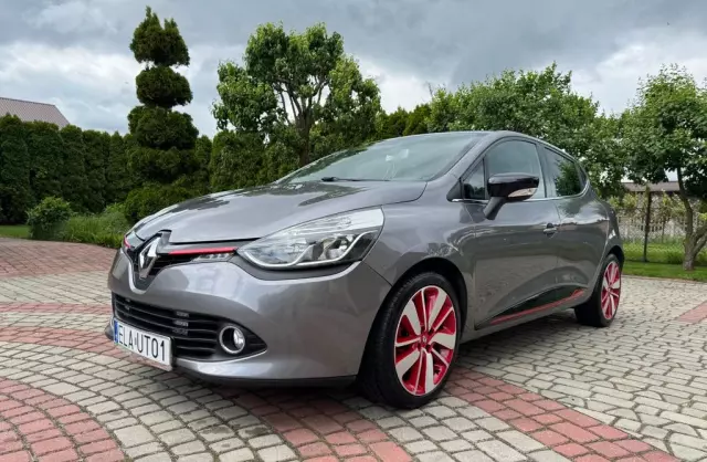 RENAULT Clio 