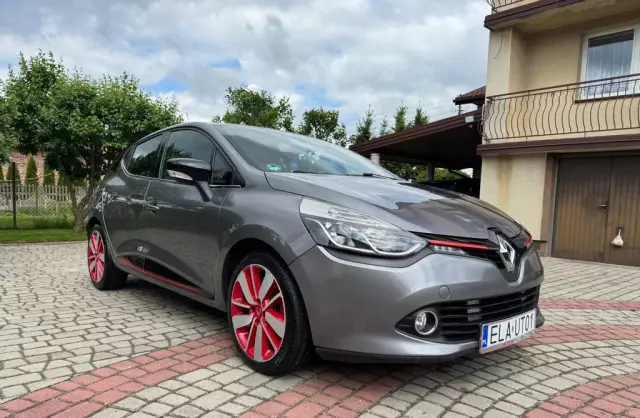 RENAULT Clio 