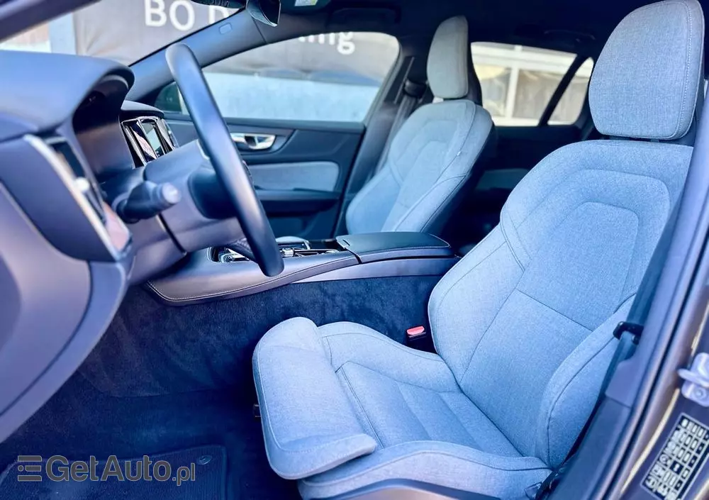 VOLVO V60 T6 AWD Plug-In Hybrid Inscription Expression