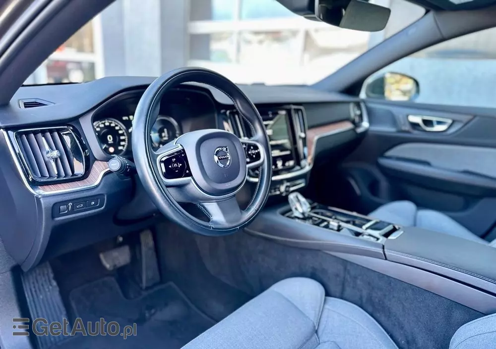 VOLVO V60 T6 AWD Plug-In Hybrid Inscription Expression