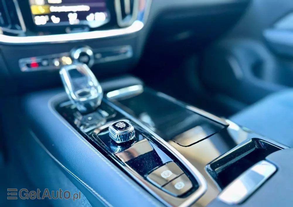 VOLVO V60 T6 AWD Plug-In Hybrid Inscription Expression