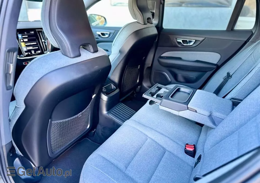 VOLVO V60 T6 AWD Plug-In Hybrid Inscription Expression