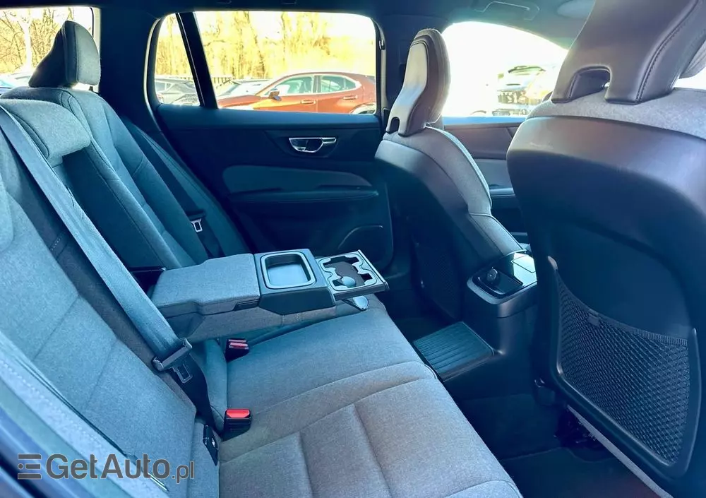 VOLVO V60 T6 AWD Plug-In Hybrid Inscription Expression