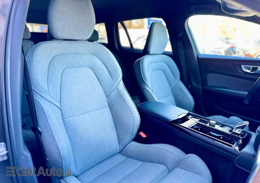 VOLVO V60 T6 AWD Plug-In Hybrid Inscription Expression