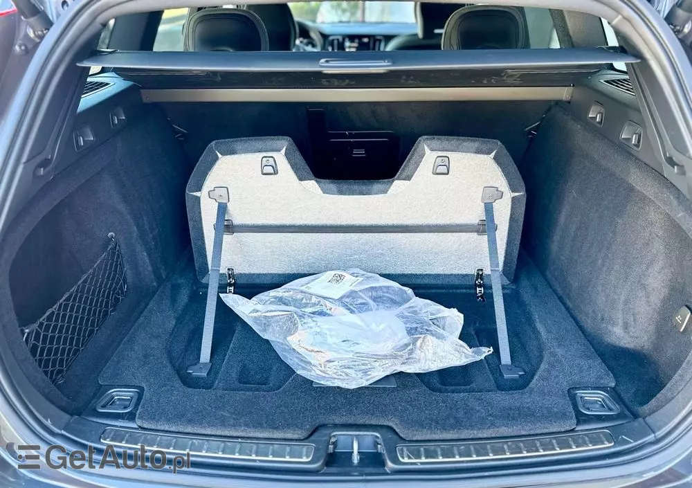 VOLVO V60 T6 AWD Plug-In Hybrid Inscription Expression