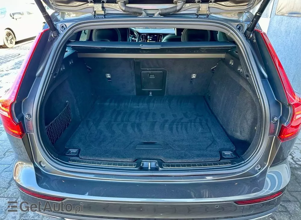 VOLVO V60 T6 AWD Plug-In Hybrid Inscription Expression