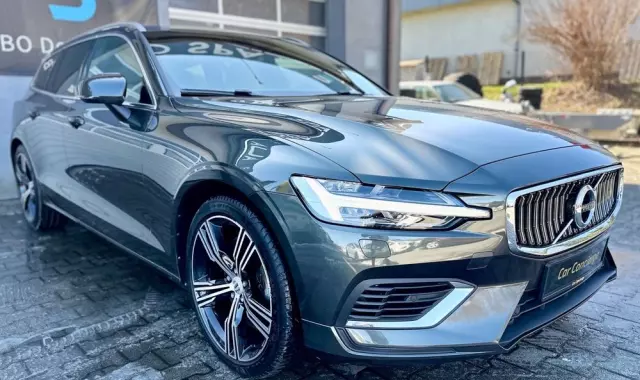 VOLVO V60 T6 AWD Plug-In Hybrid Inscription Expression