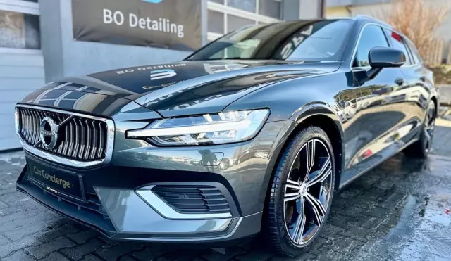 VOLVO V60 T6 AWD Plug-In Hybrid Inscription Expression